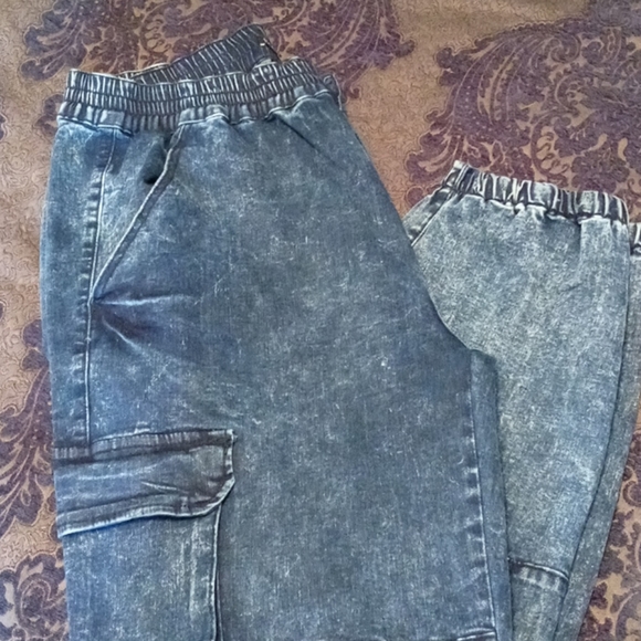 Jeans - Picture 3 of 3